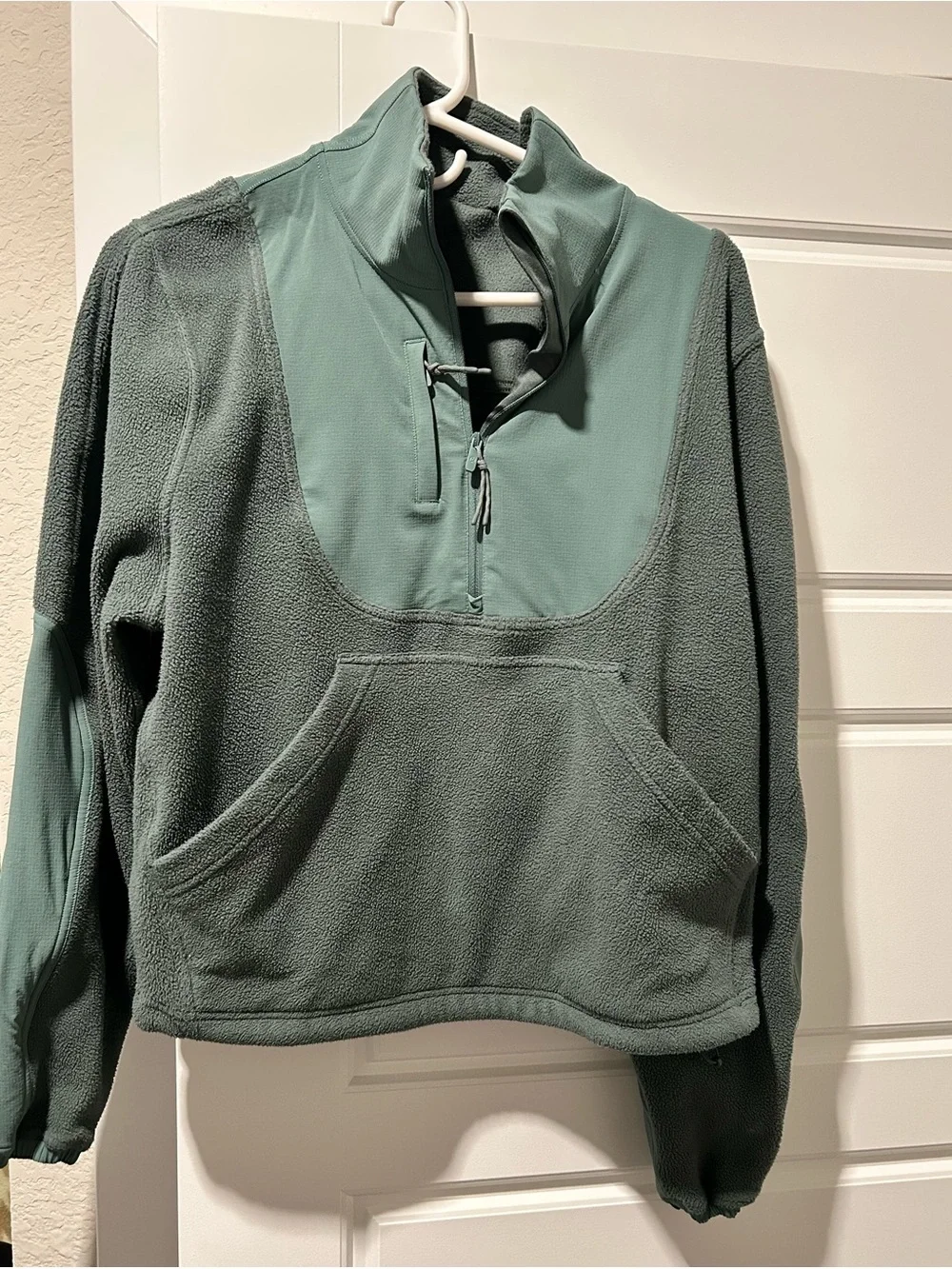 Lululemon Fleece + Ripstop Hiking Pullover Dark Forest /
Medium Forest/ size 8 - Picture 5 of 7